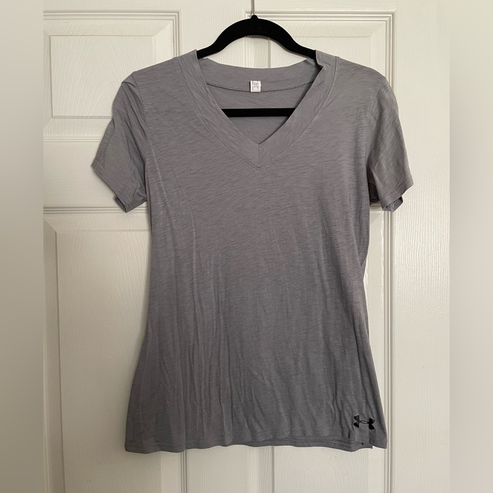 Under Armour Women's Short Sleeve Gray Tee Heat Gear size small